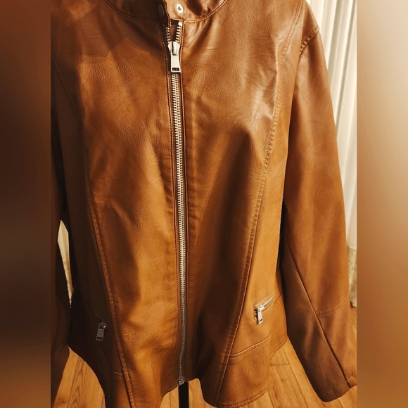 Women's new Pleather Tan Jacket - Picture 3 of 4